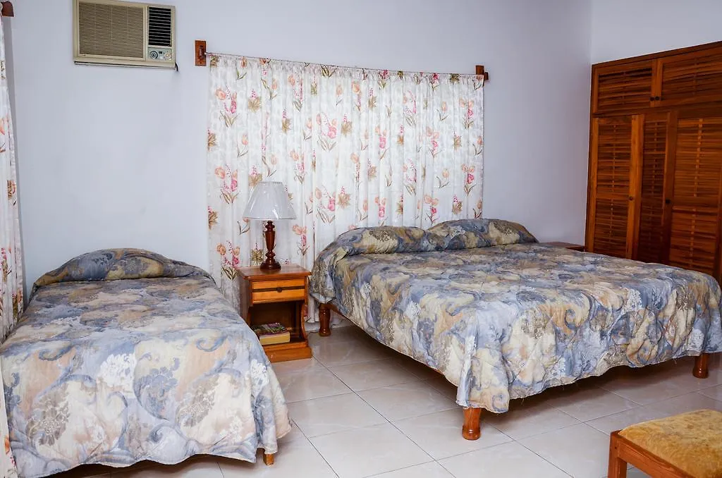 Vanvilla Guest House Negril