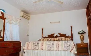 Vanvilla Guest House Negril 2*,