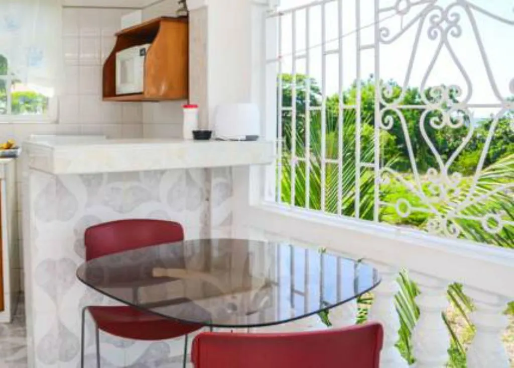 Vanvilla Guest House ネグリル